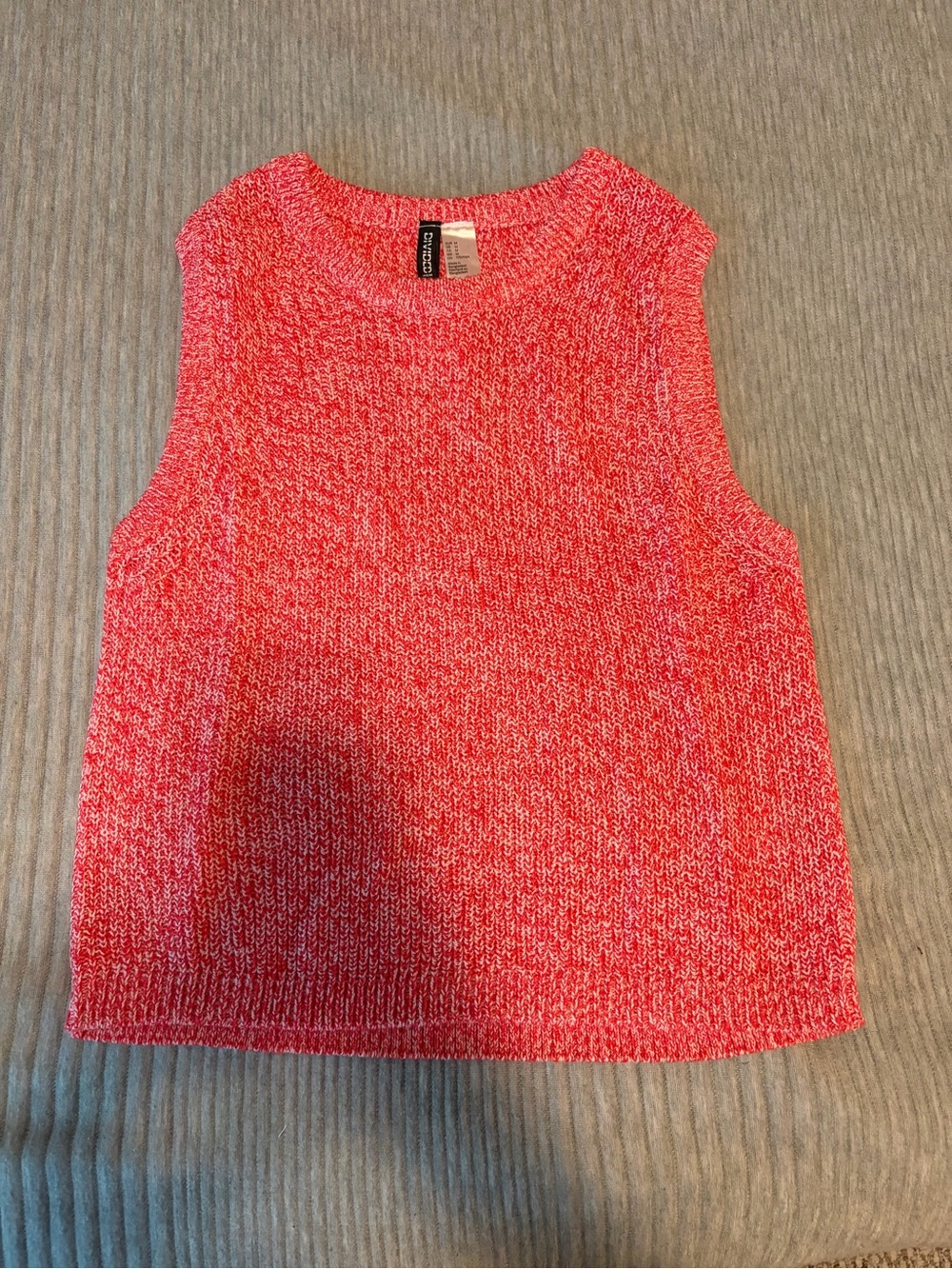NWT H&M Divided Red Heather Sweater Vest, Size Medium